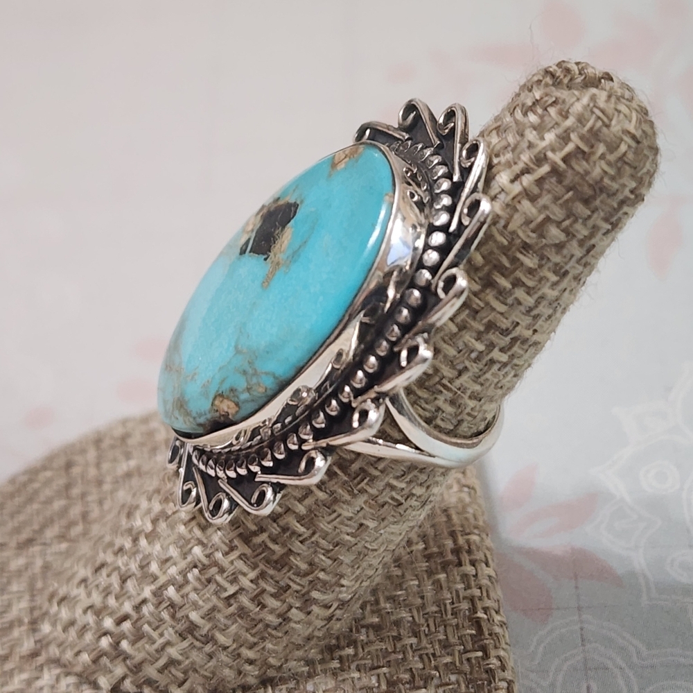 Turquoise and Sterling Southwestern Women's Ring - Picture 5 of 6
